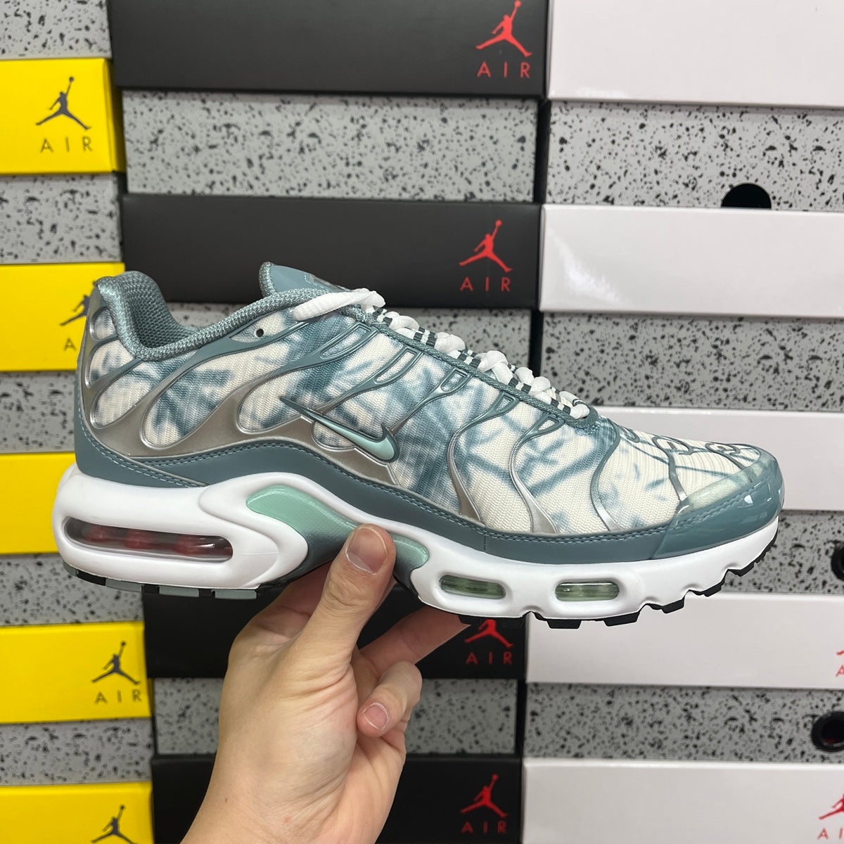 NIKE AIR MAX PLUS Palm Trees Green