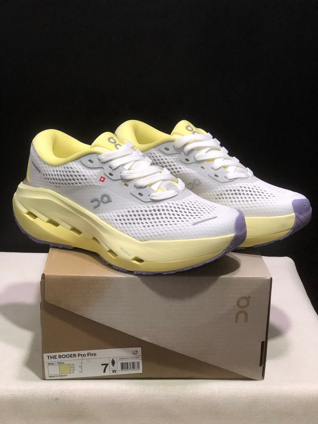 ON- Cloudrunner 3 Max Ivory