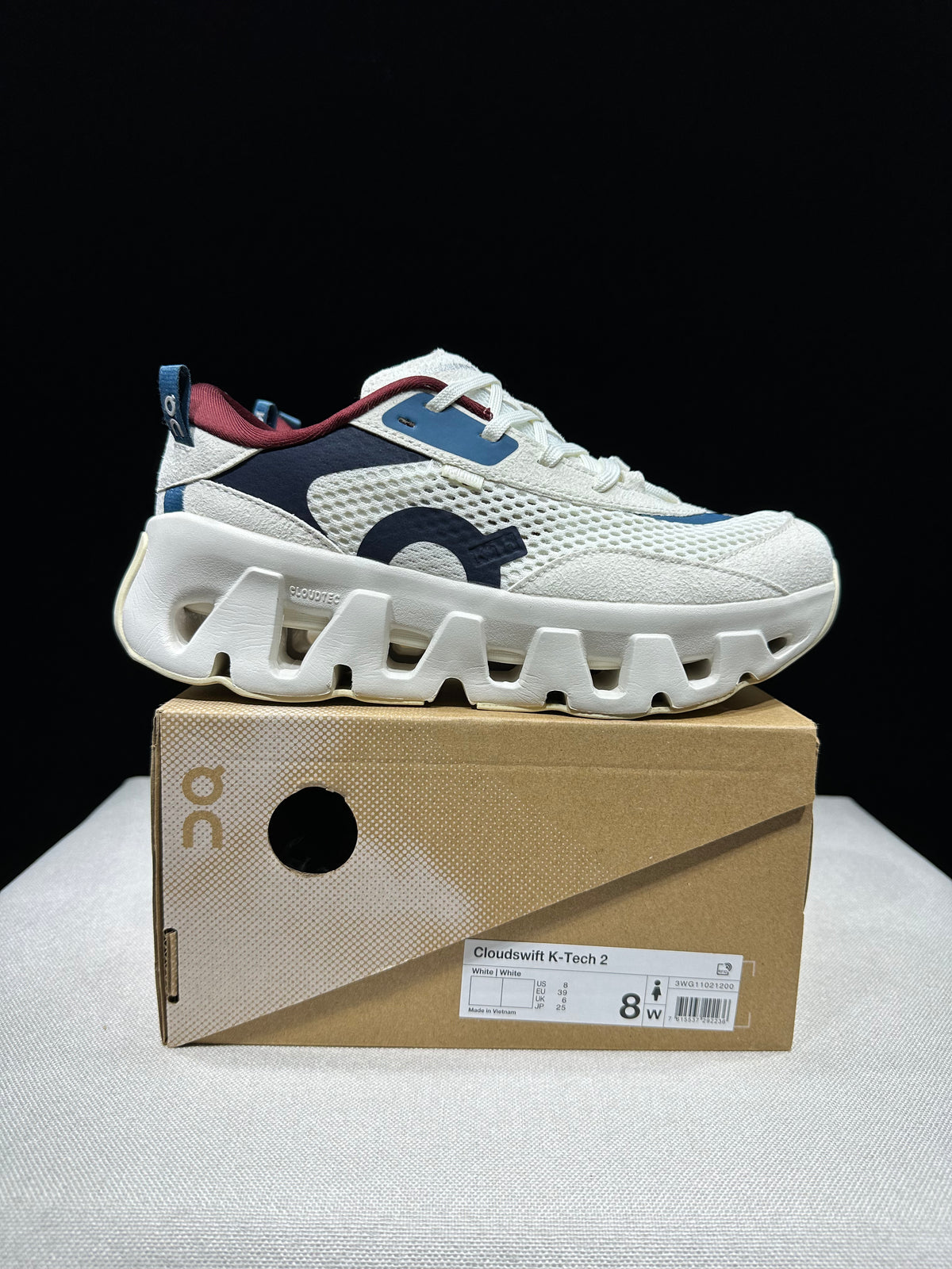 ON - KITH K TECH 2 WHITE DARK BLUE LOGO