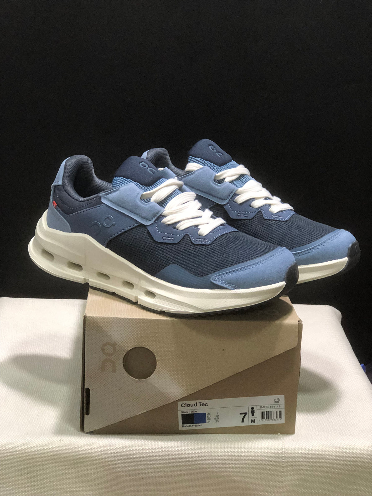 ON - CLOUDNOVA RIFT BLACK BLUE