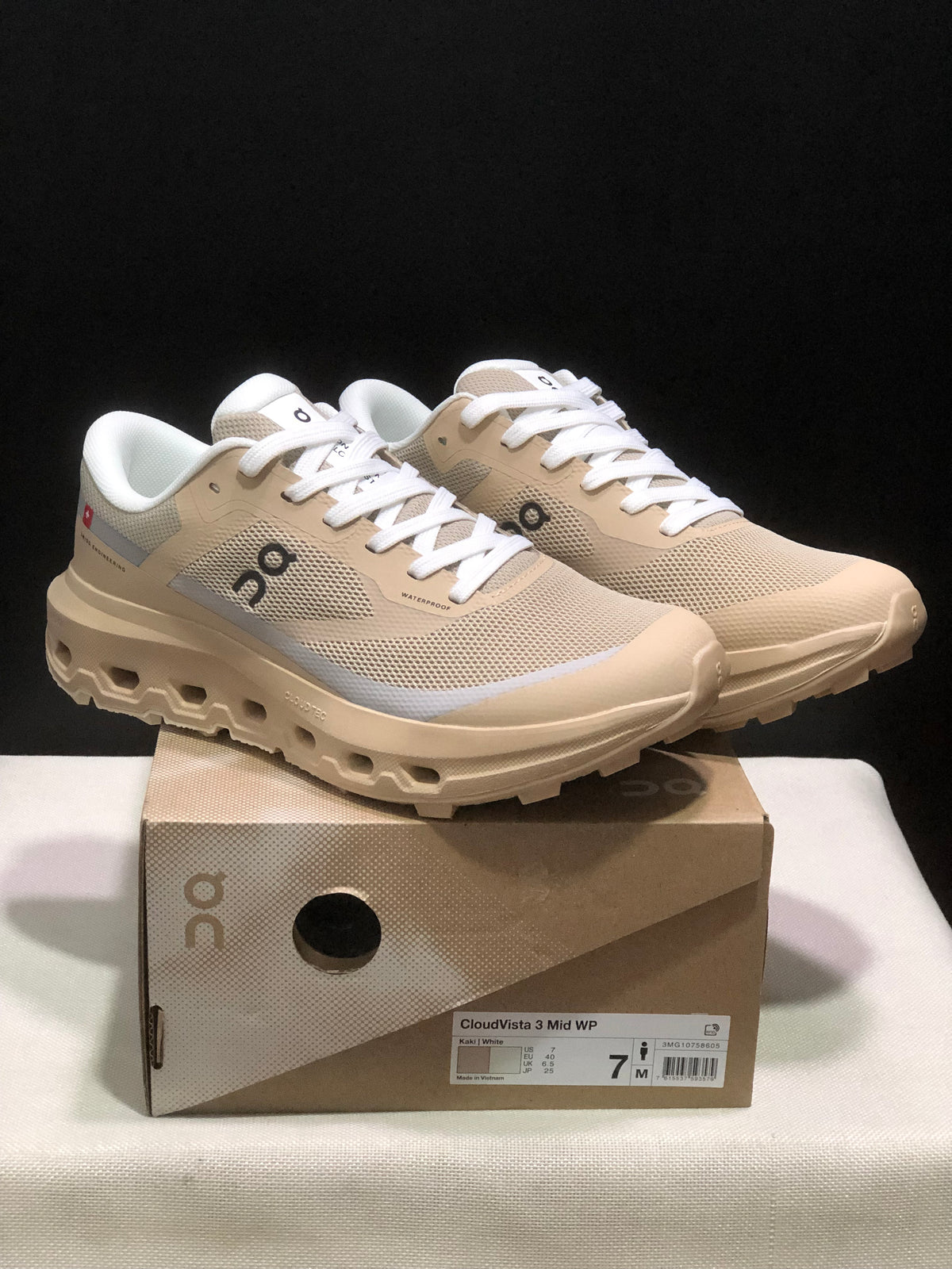 ON - Cloudvista 3 kaki white