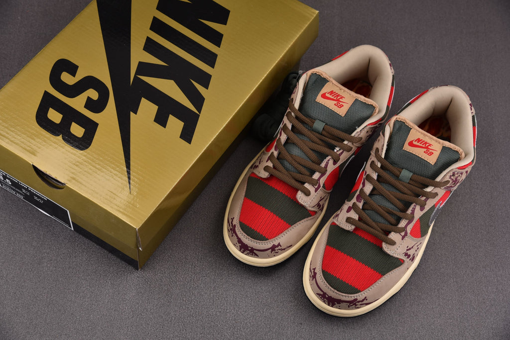 Nike SB Dunk  Low  "Freddy Krueger"