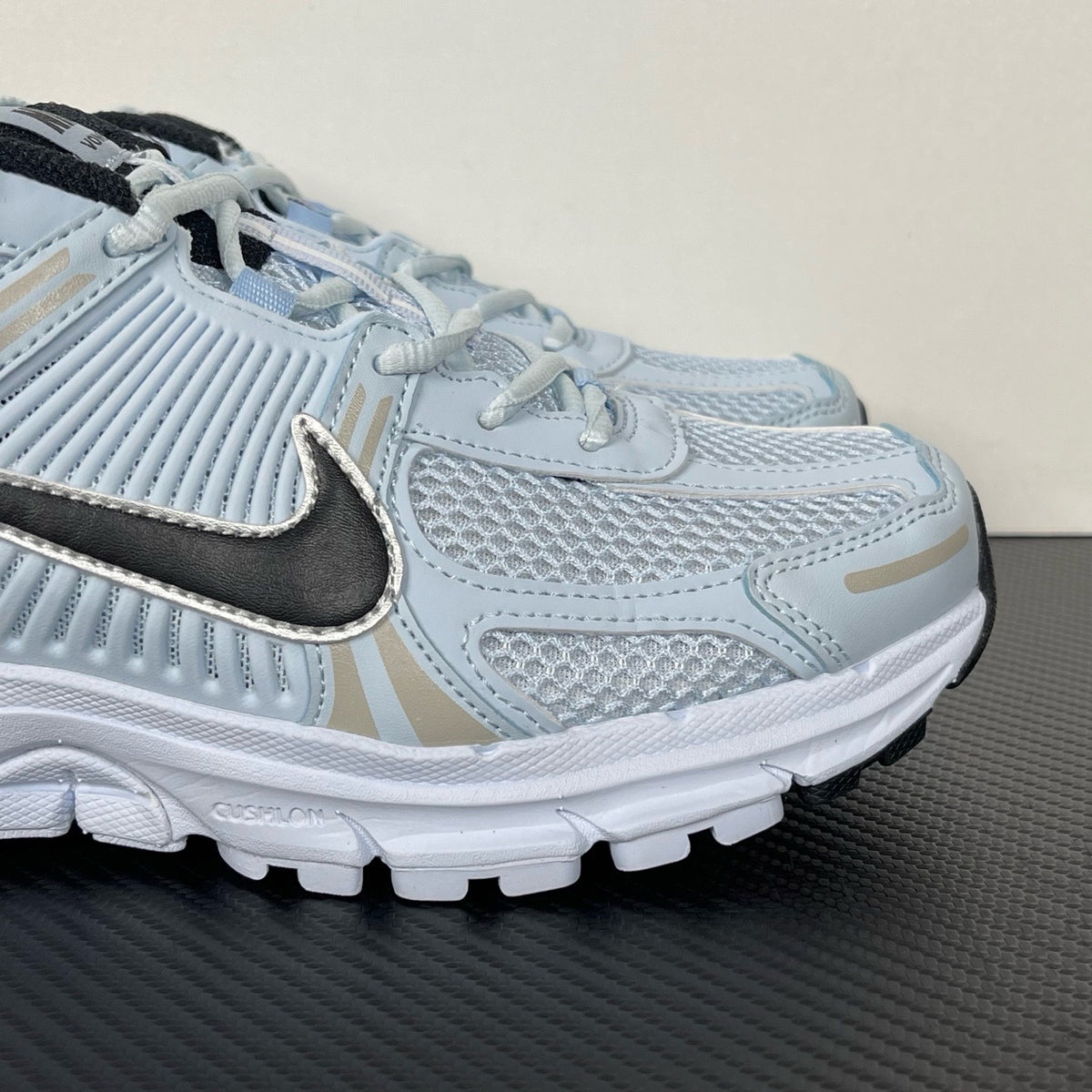 NIKE AIR ZOOM VOMERO 5 "Blue Tint"
