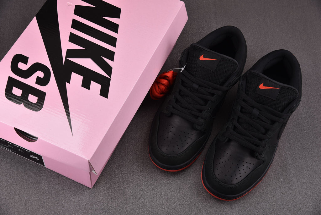 Nike SB Dunk  Low  Pro QS "Black Pigeon"