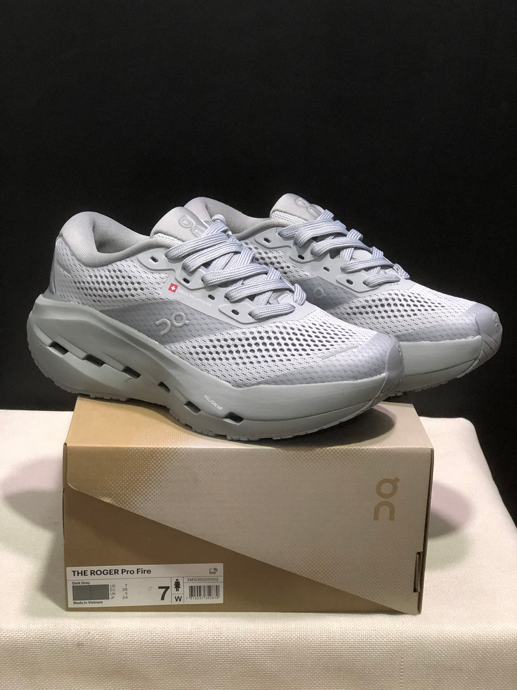 ON- Cloudrunner 3 Max GRAY