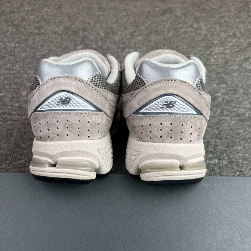 NEW BALANCE 2002R Marblehead / Light Aluminum