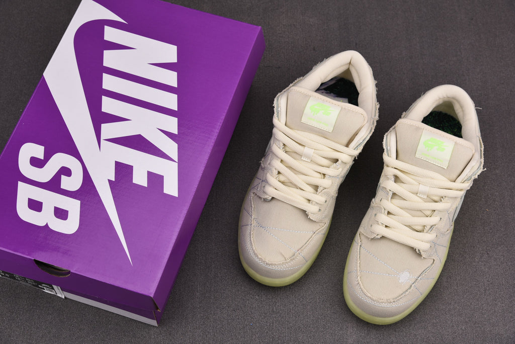 Nike SB Dunk  Low "Mummy"