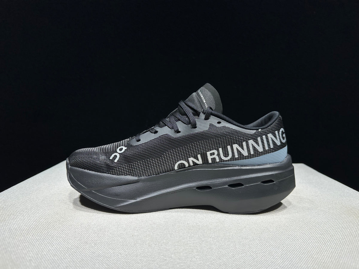 ON - CLOUDBOOM VOLT ALL BLACK V2
