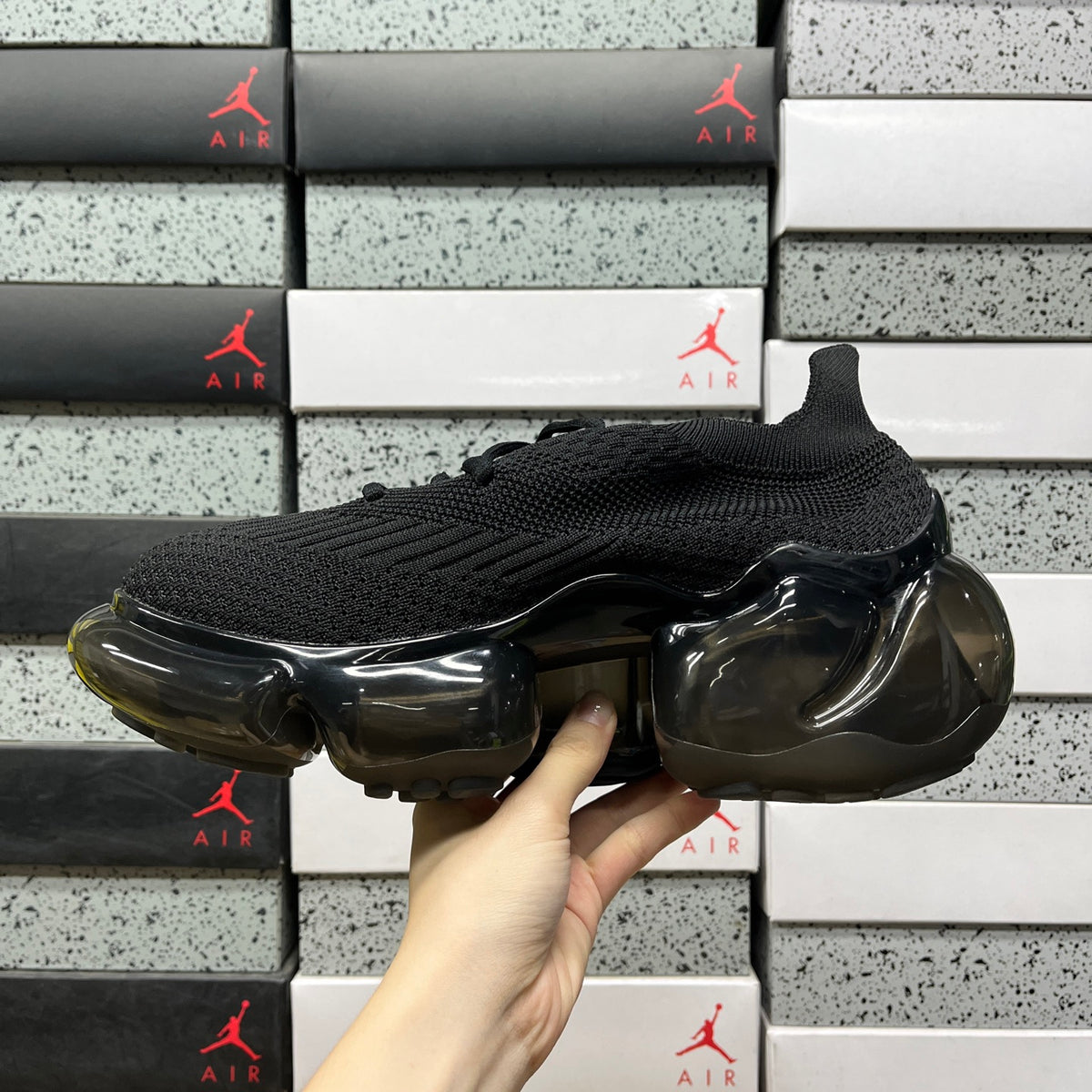 GROUND MOOPIE TRIPLE BLACK