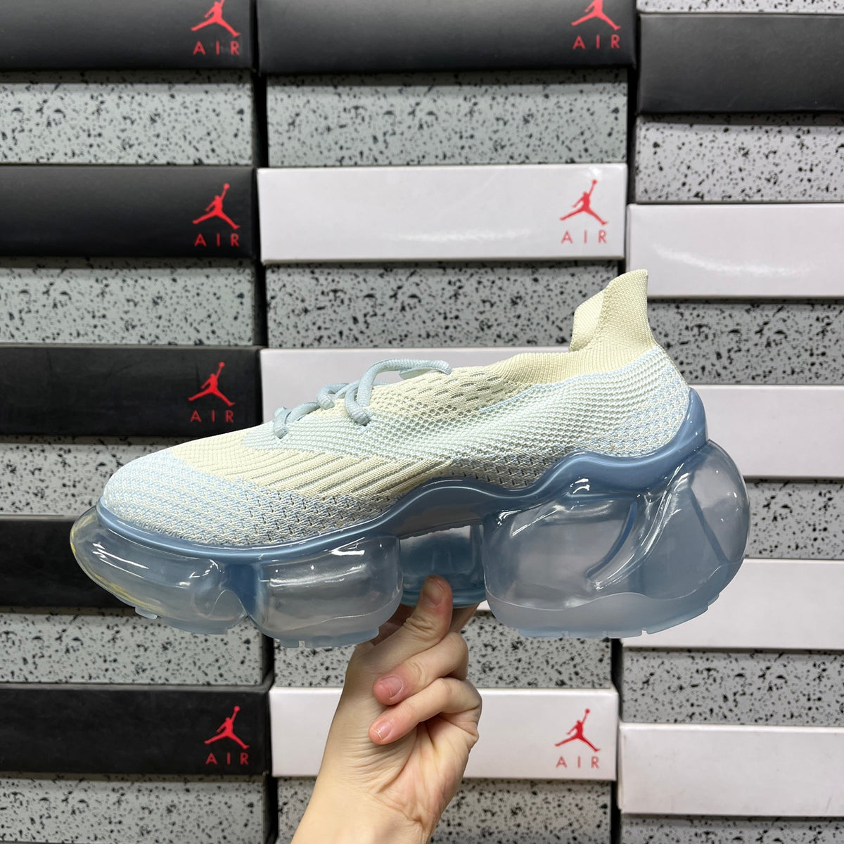 GROUND MOOPIE - Cream Ocean / Ice Gray