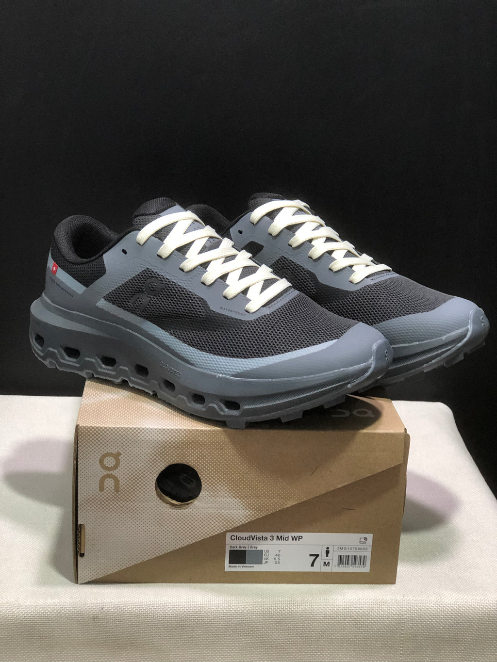 ON - Cloudvista 3 dark grey