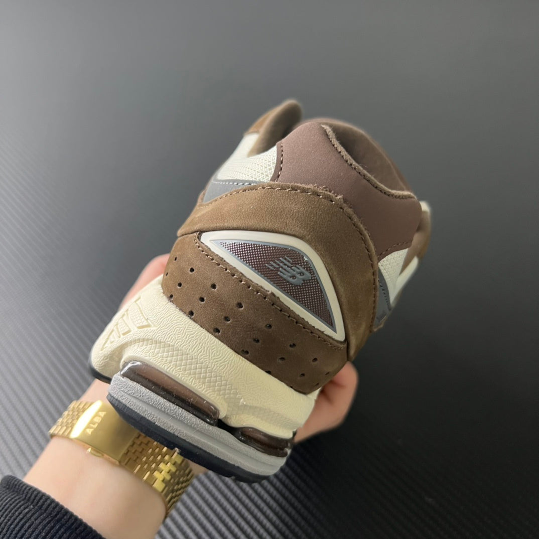 NEW BALANCE 2002R "Mocha"