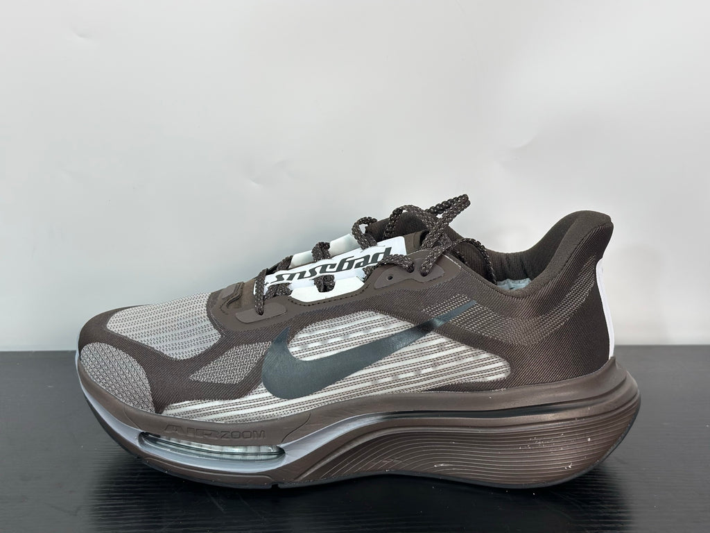 NIKE PEGASUS PREMIUN dark hazelnut or brown-toned