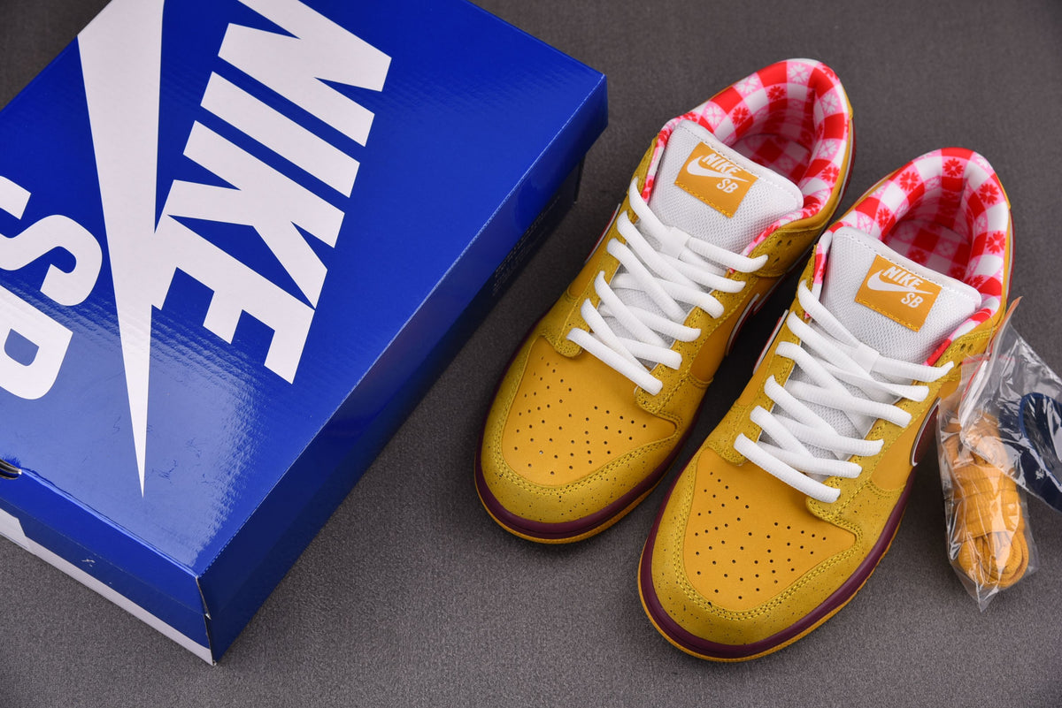 Nike SB Dunk  Low "Yellow Lobster"