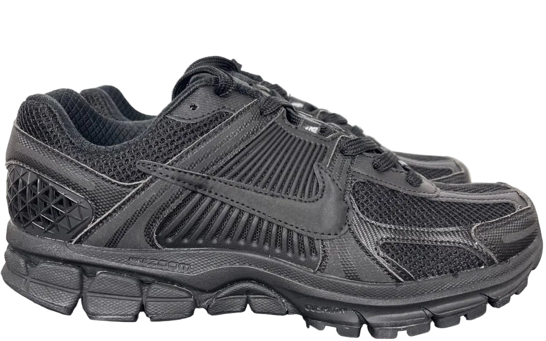 NIKE AIR ZOOM VOMERO 5 "Triple Black"