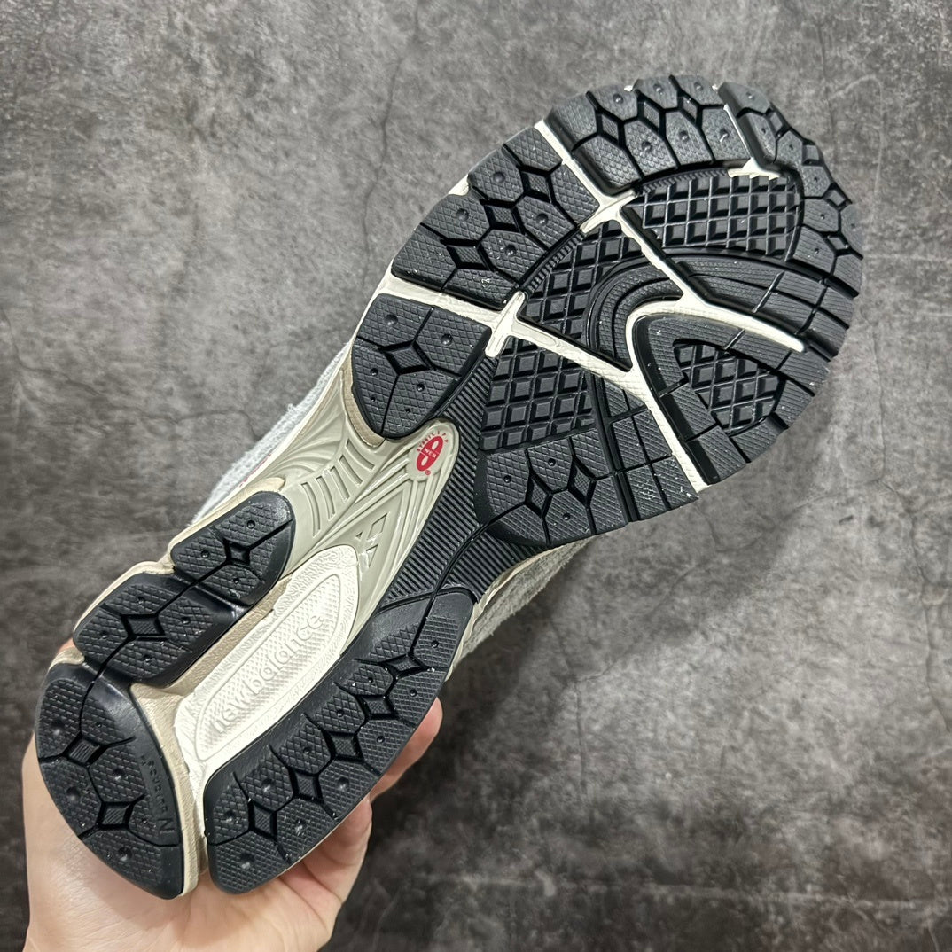 NEW BALANCE 2002R "Protection Pack" Slate Grey