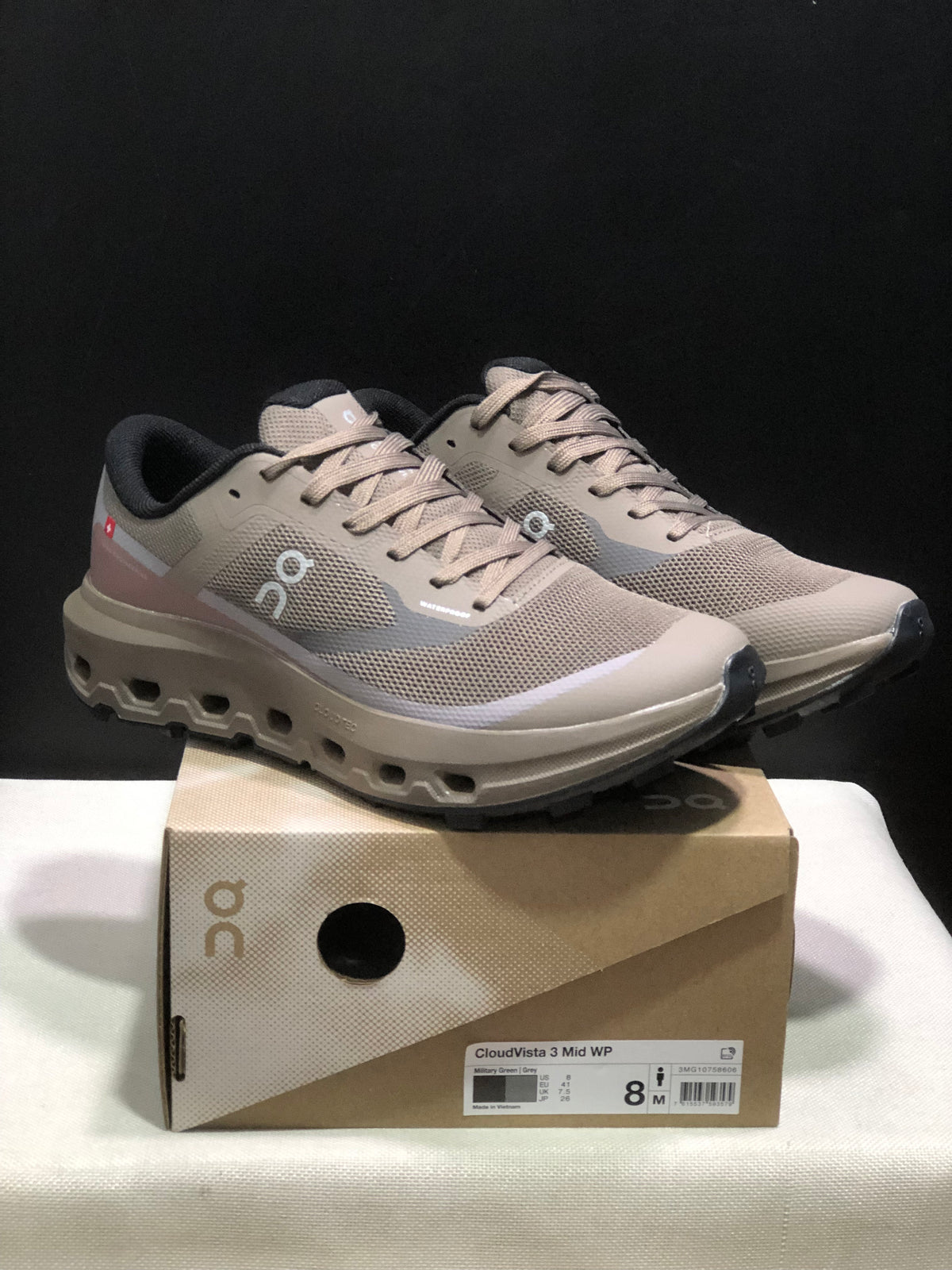 ON - Cloudvista 3 MILITARY GREEN GRAY