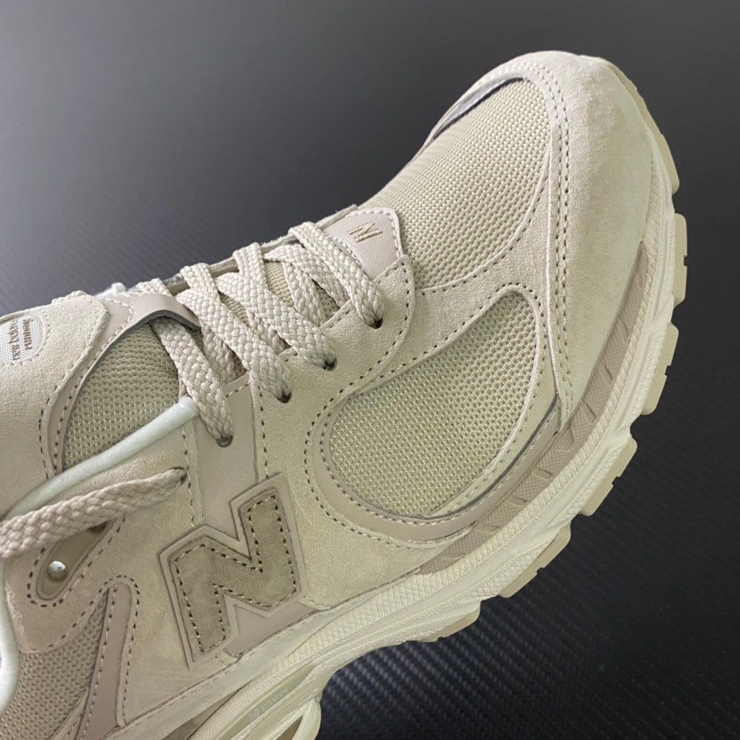 NEW BALANCE 2002R "Calm Taupe" / "Sea Salt"