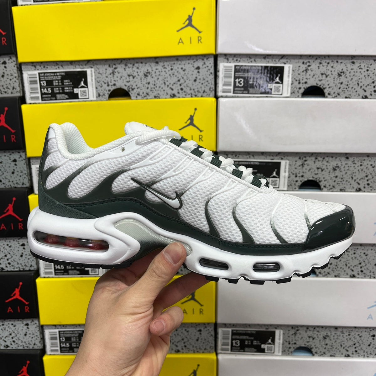 NIKE AIR MAX PLUS WHITE/LT BRITISH TAN