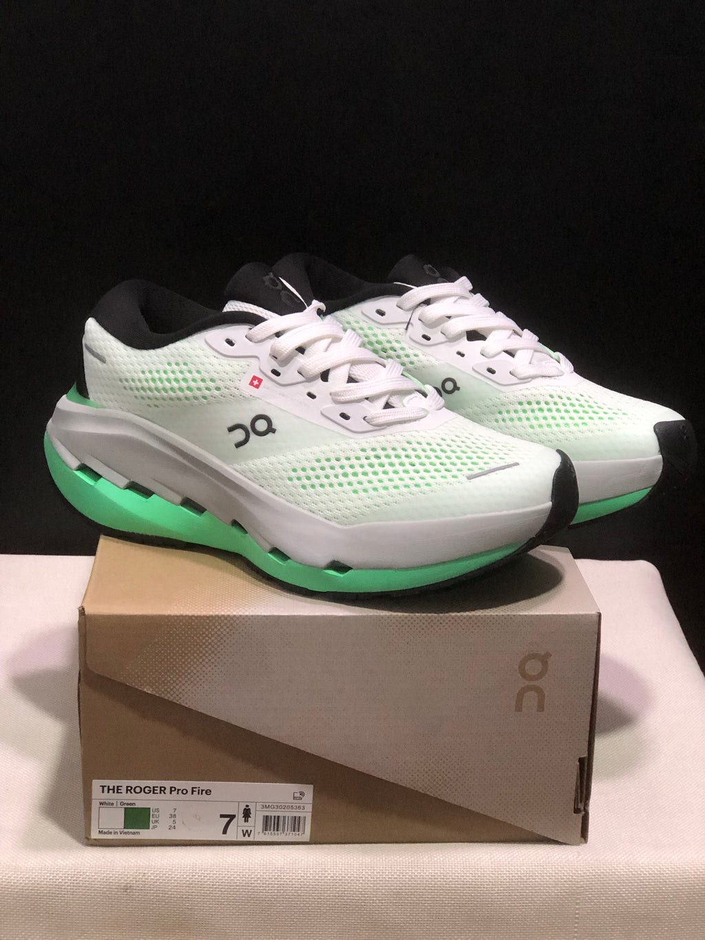 ON- Cloudrunner 3 Max White Verdite