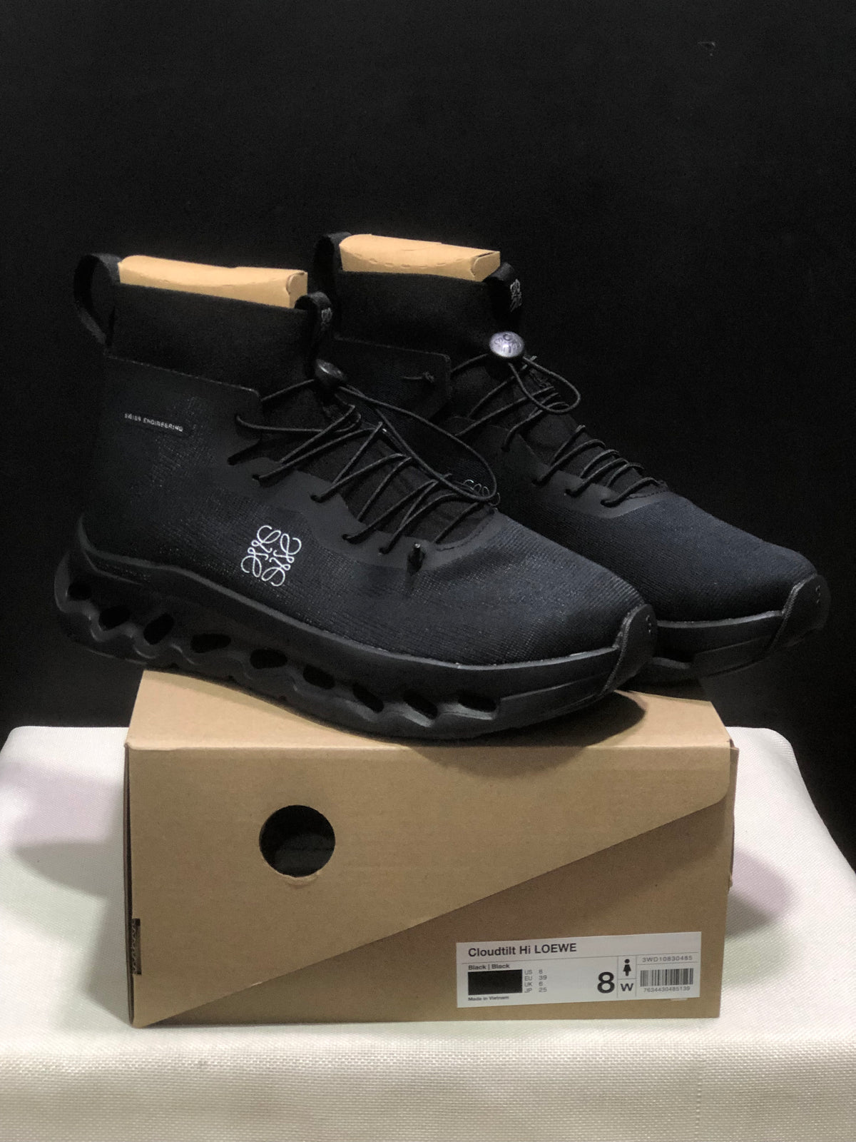 ON - CLOUDTILT HIGH ALL BLACK