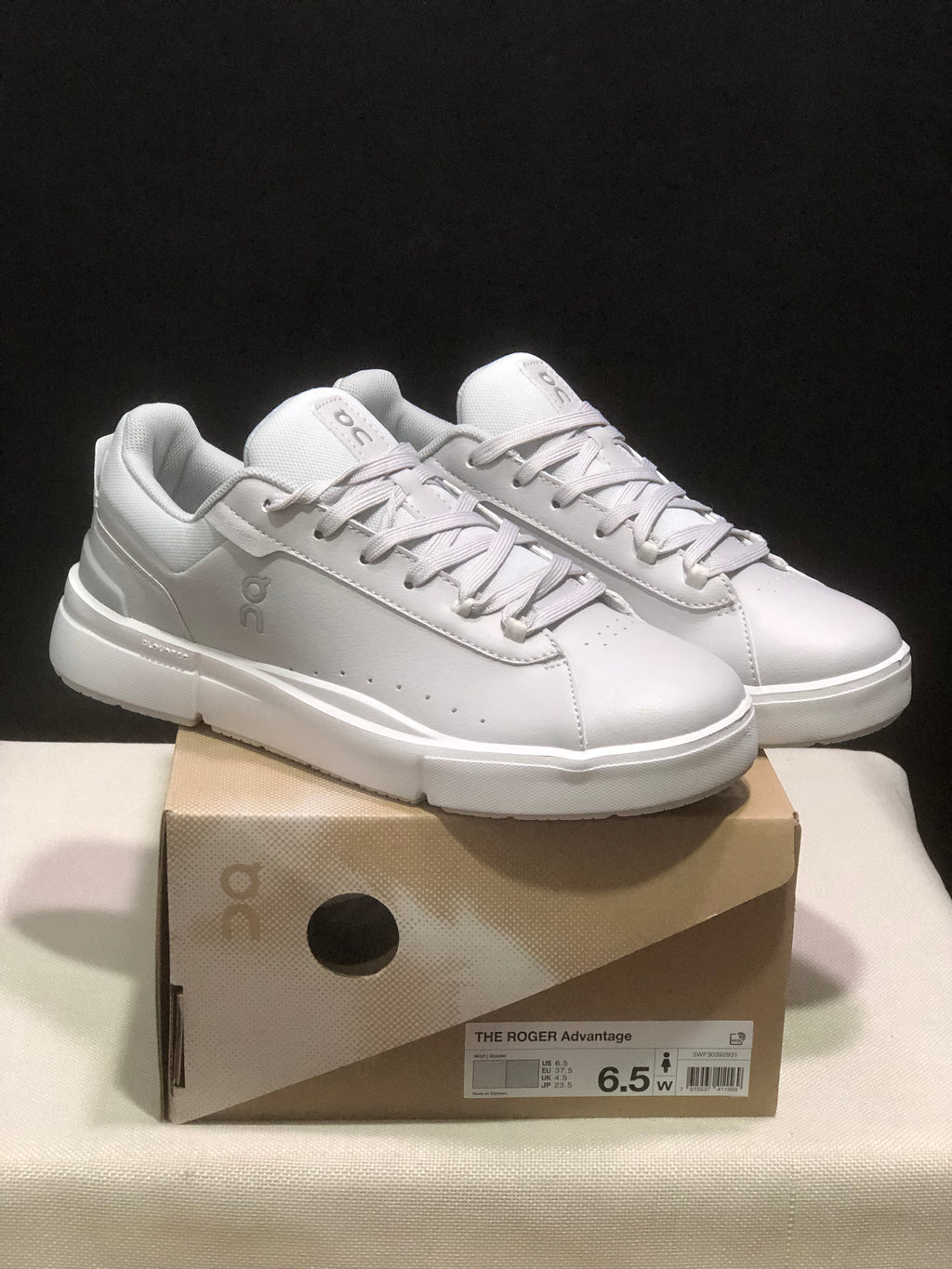 ON - ROGER FEDERER X THE ROGER CENTRE COURT WOLF GLACIER