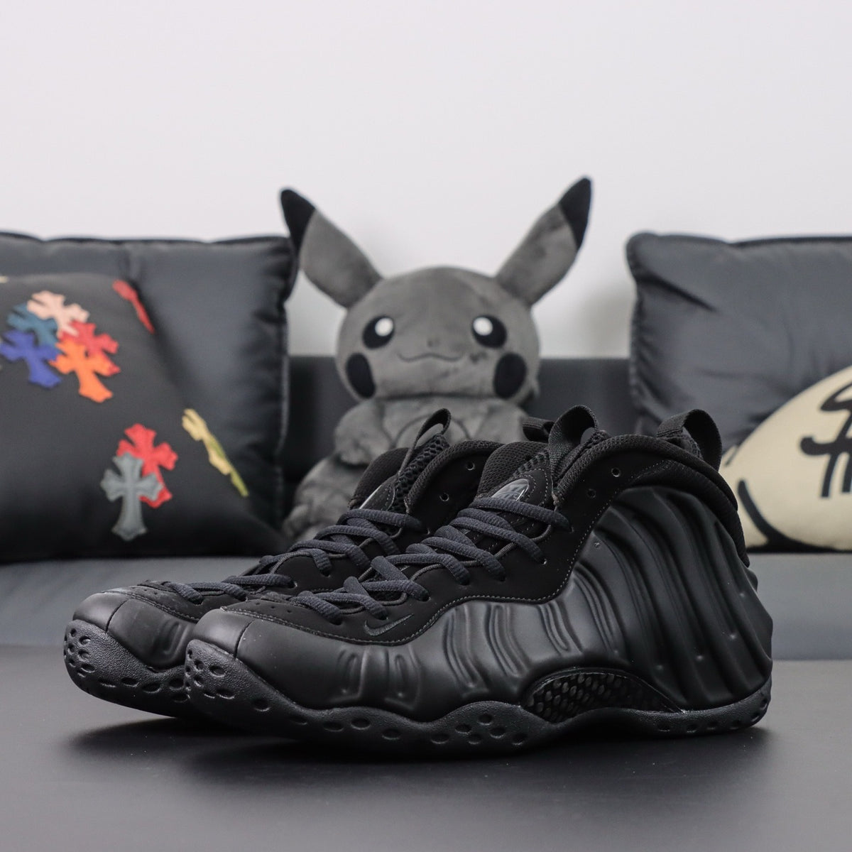 NIKE AIR  Foamposite  Black / Anthracite / Black