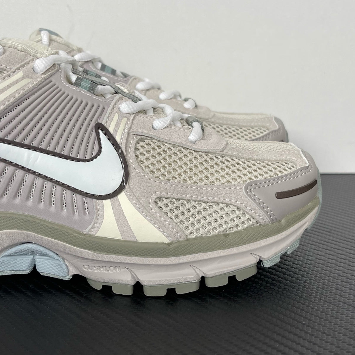 NIKE AIR ZOOM VOMERO 5 "Light Orewood Brown"