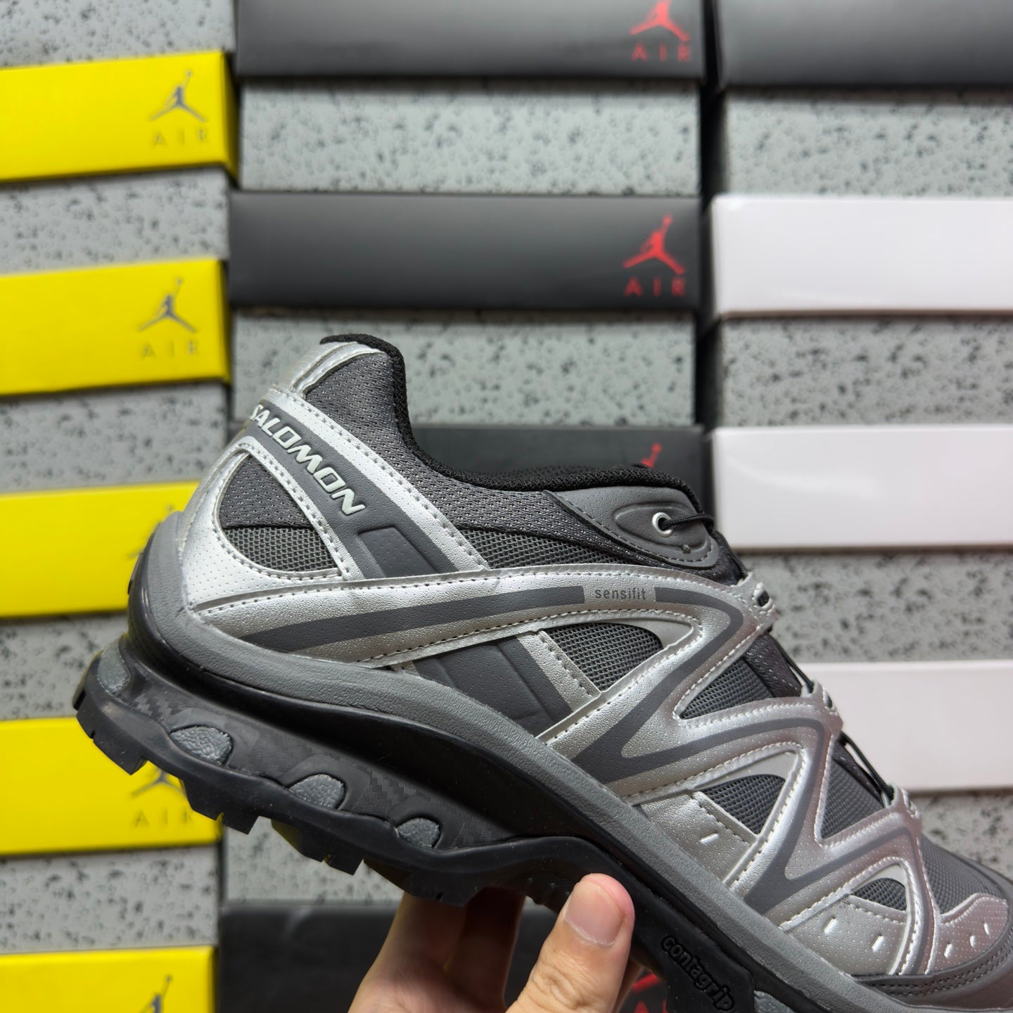SALOMON-XT-Quest 'Black Silver Castlerock'