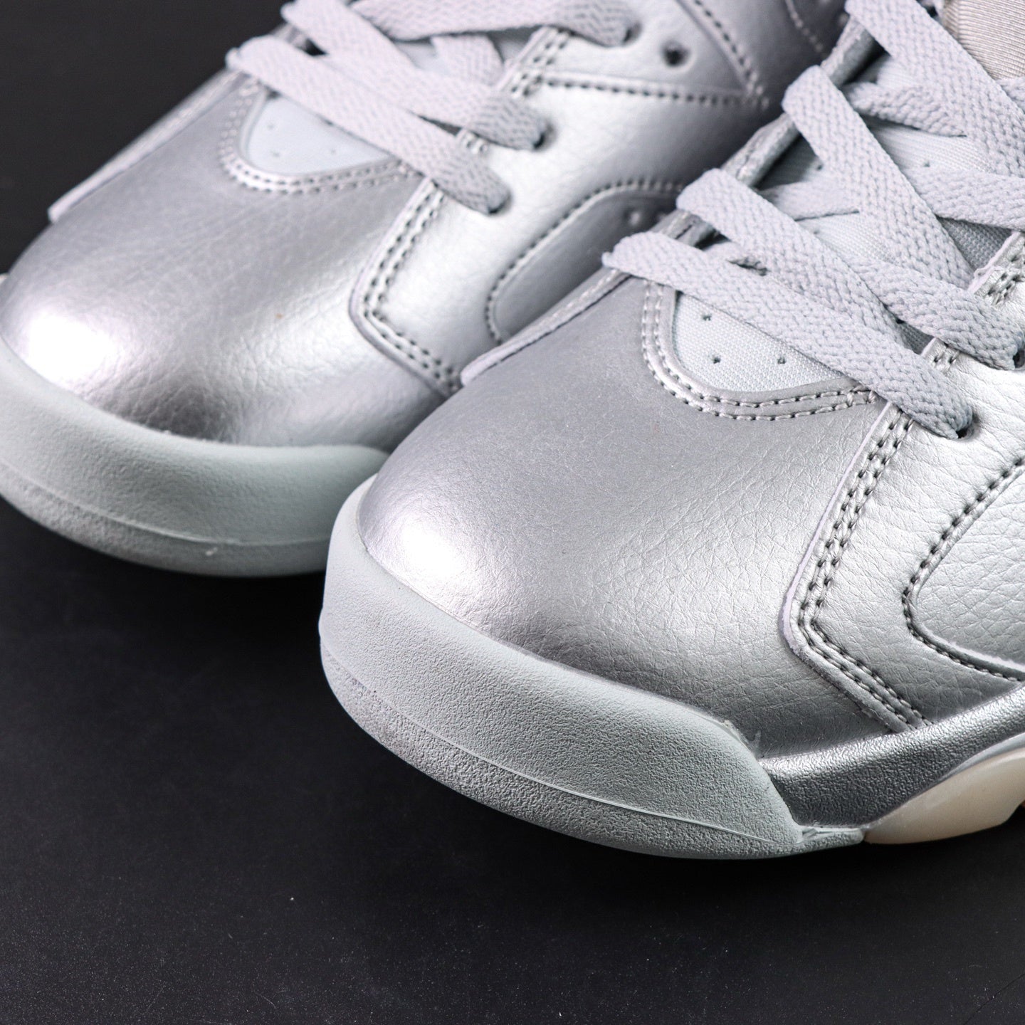 Jordan 6 x Paris Saint-Germain PSG 'Metallic Silver'