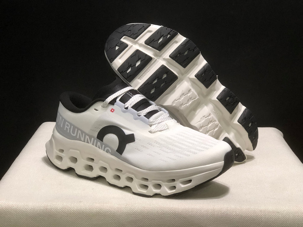 ON - Cloundmonster 3 'White | White'