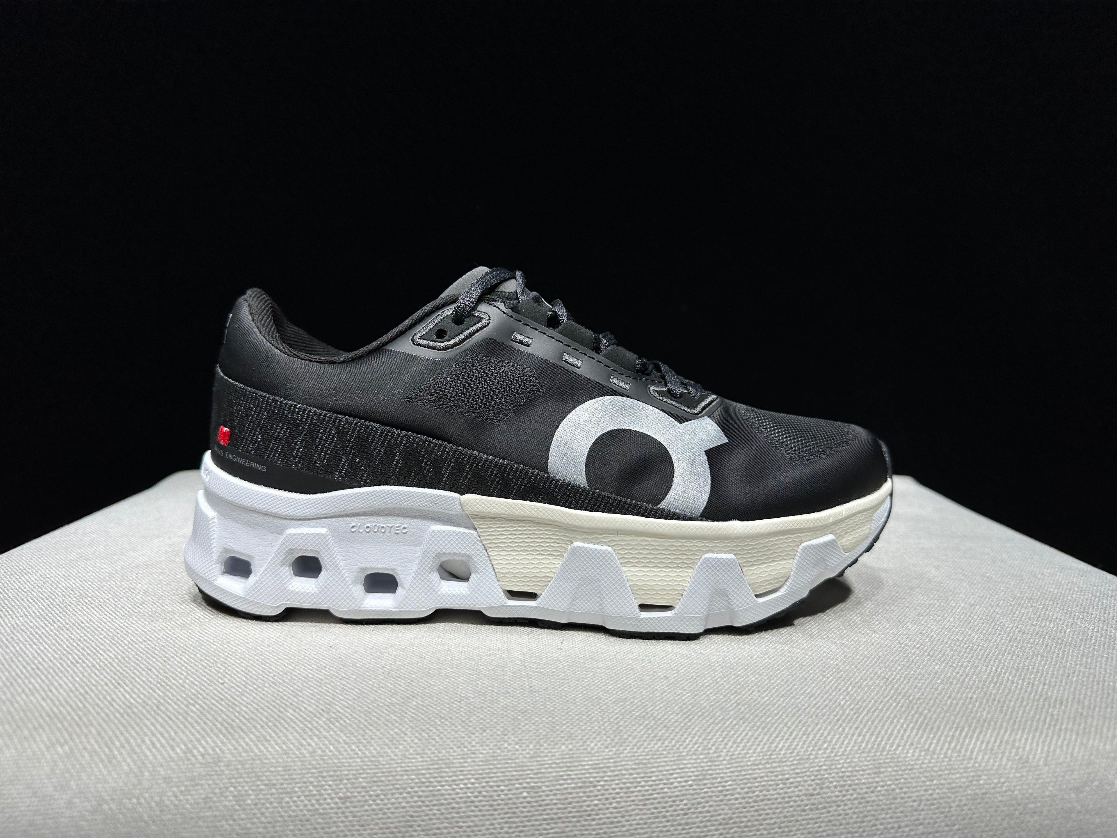 ON - Cloudmonster Hyper 'Black | White'
