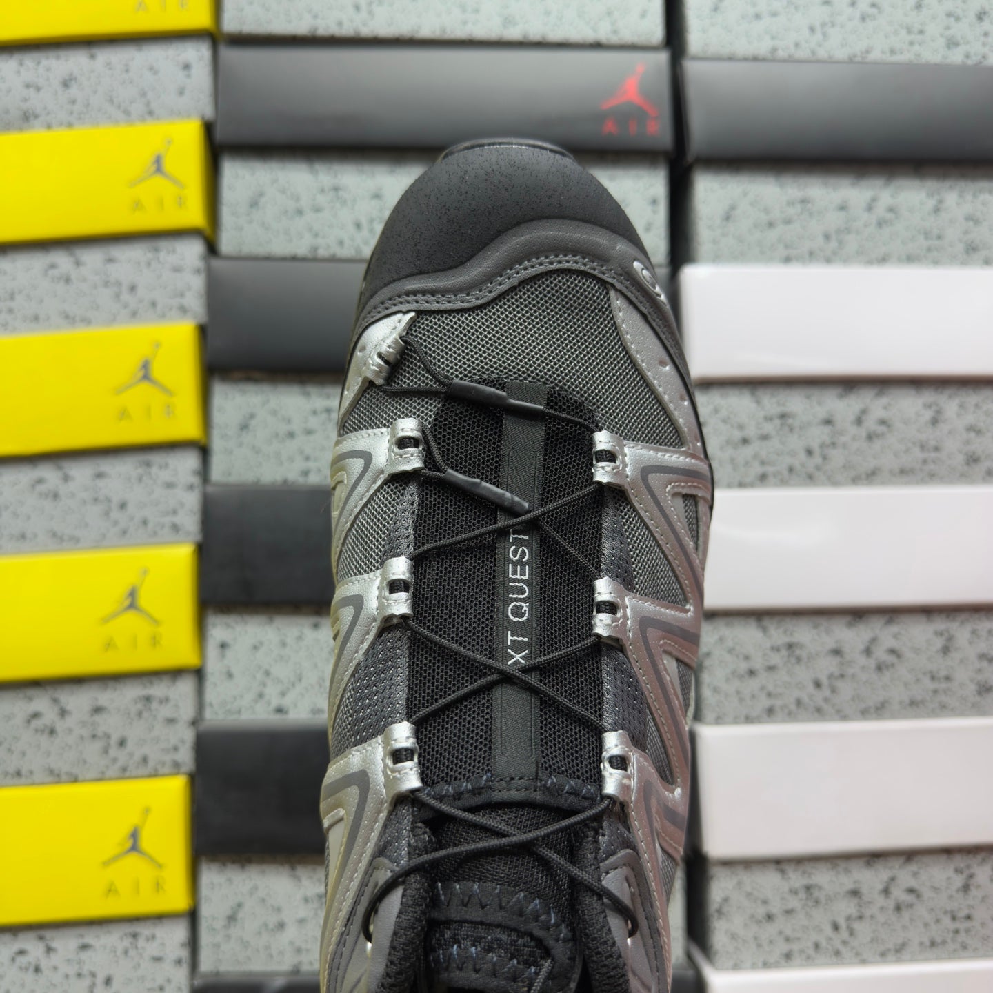 SALOMON-XT-Quest 'Black Silver Castlerock'