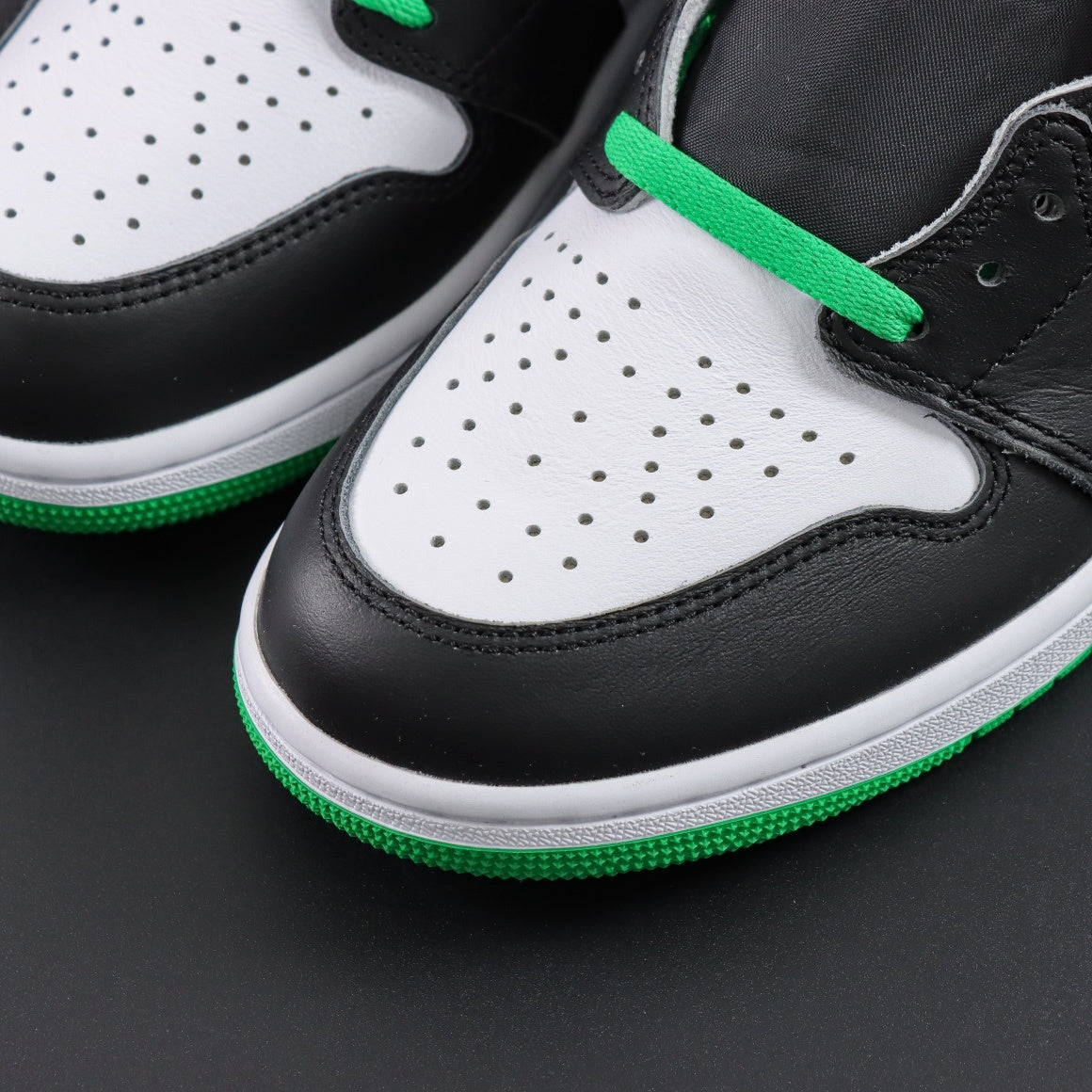 Jordan 1 Retro High OG 'Lucky Green'