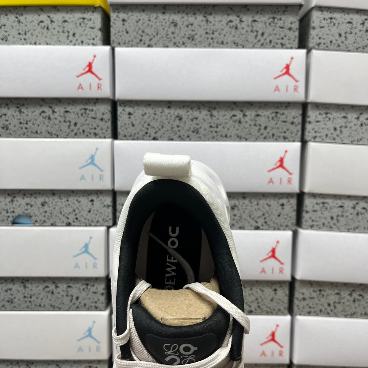 ON - Cloudtilt 2.0 x LOEWE 'Sand White'