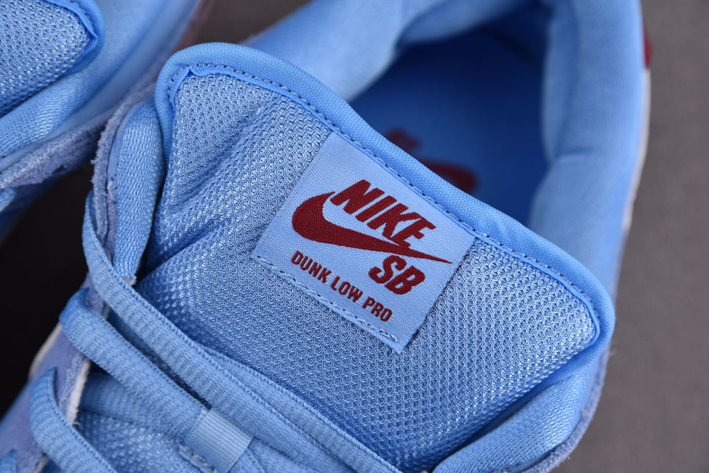 Nike SB Dunk  Low  "Philadelphia Phillies"