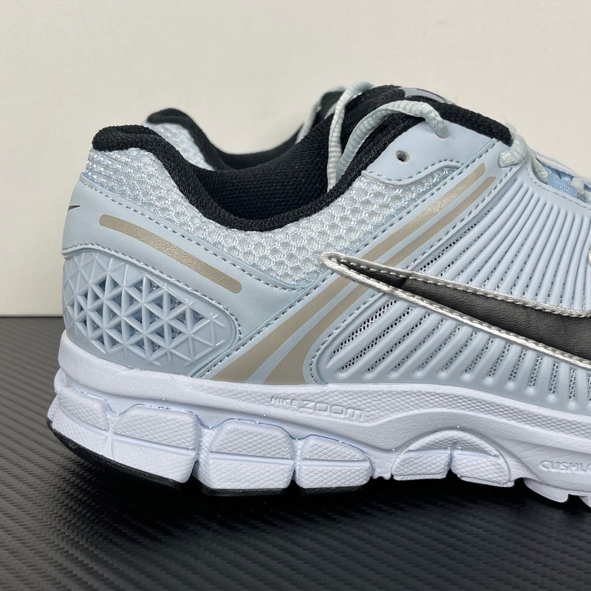 NIKE AIR ZOOM VOMERO 5 "Blue Tint"