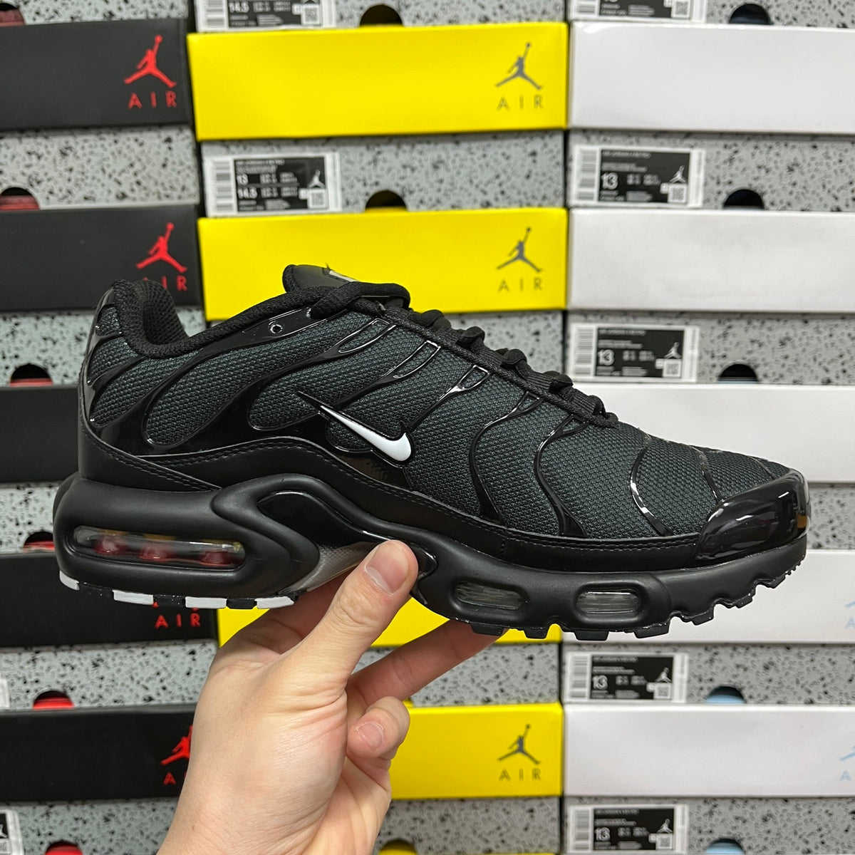 NIKE AIR MAX PLUS Multi Swoosh Black Crimson