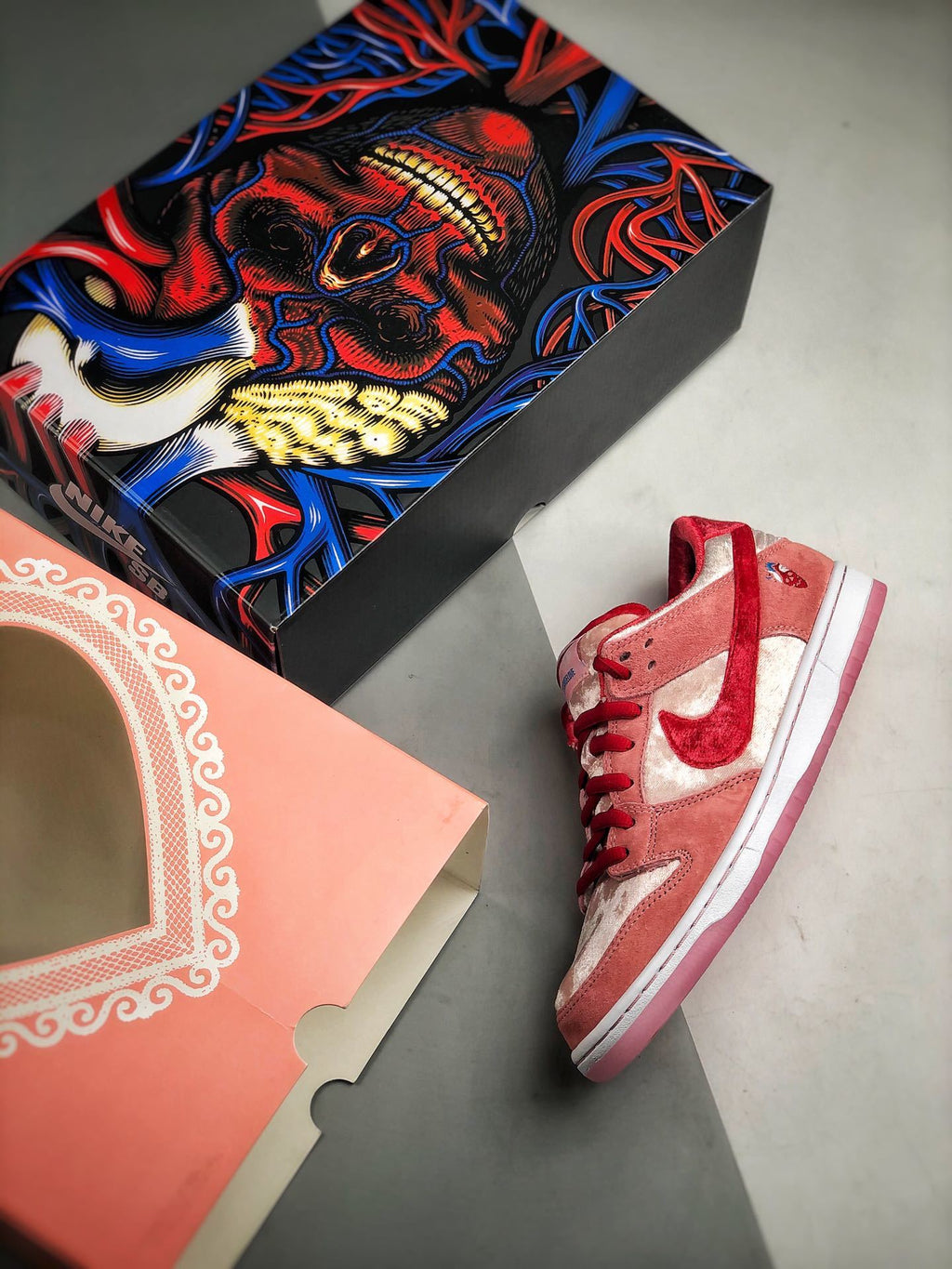 Nike SB Dunk  Low StrangeLove Skateboards