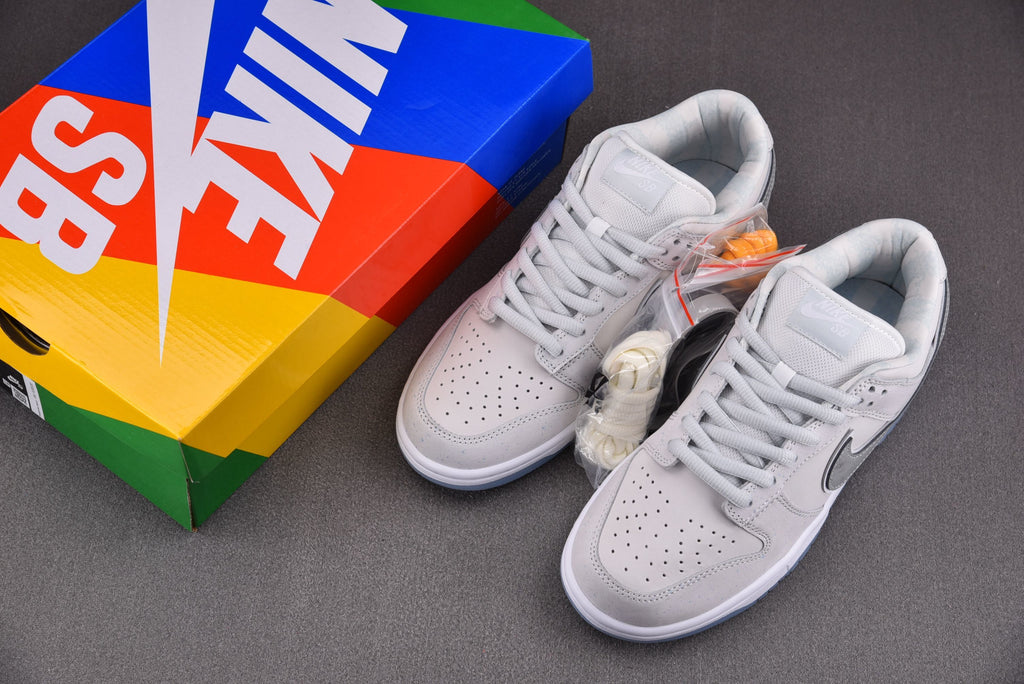 Nike SB Dunk  Low "White Lobster"