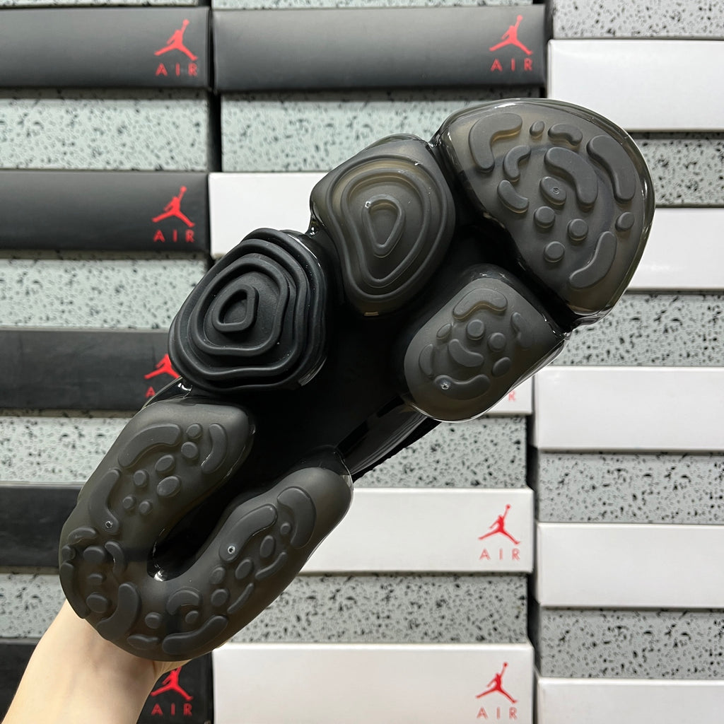 GROUND MOOPIE TRIPLE BLACK