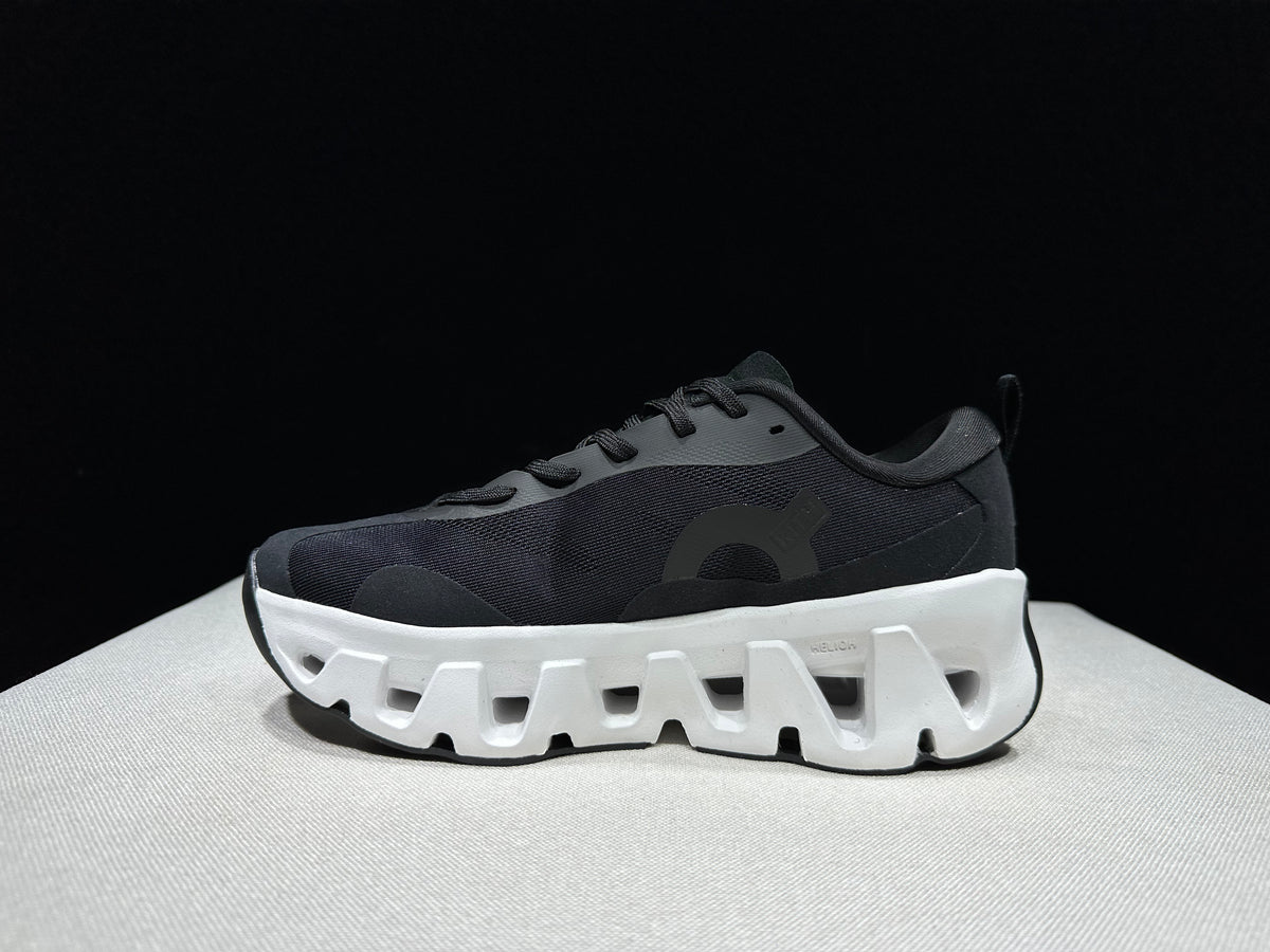 ON - KITH K TECH 1 BLACK WHITE
