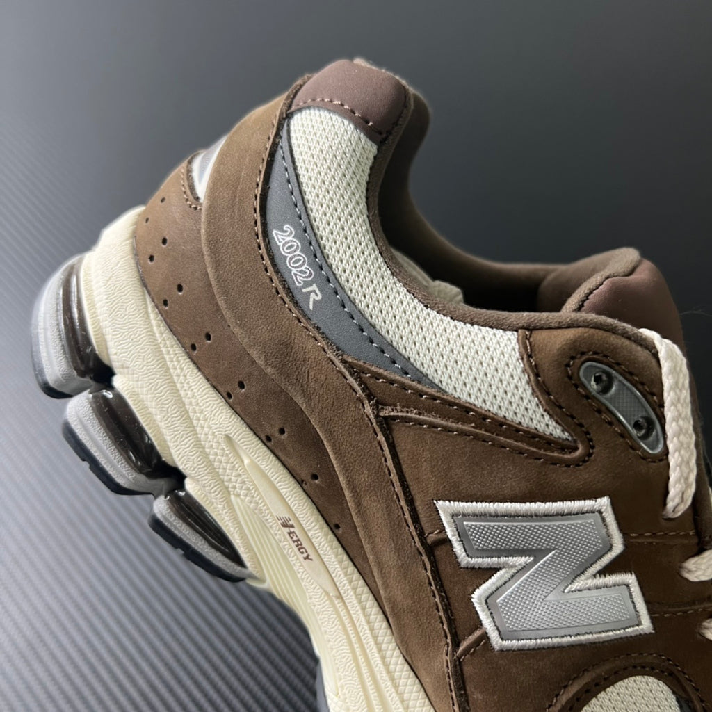 NEW BALANCE 2002R "Mocha"