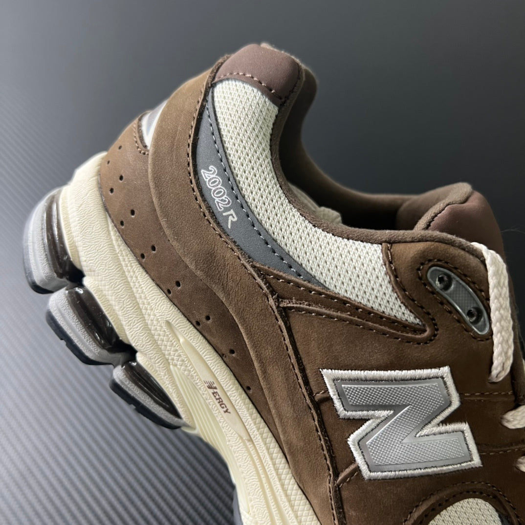 NEW BALANCE 2002R "Mocha"