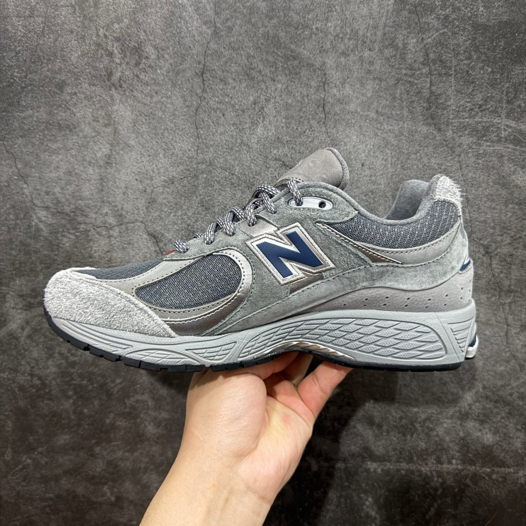 NEW BALANCE 2002R grey and indigo/navy