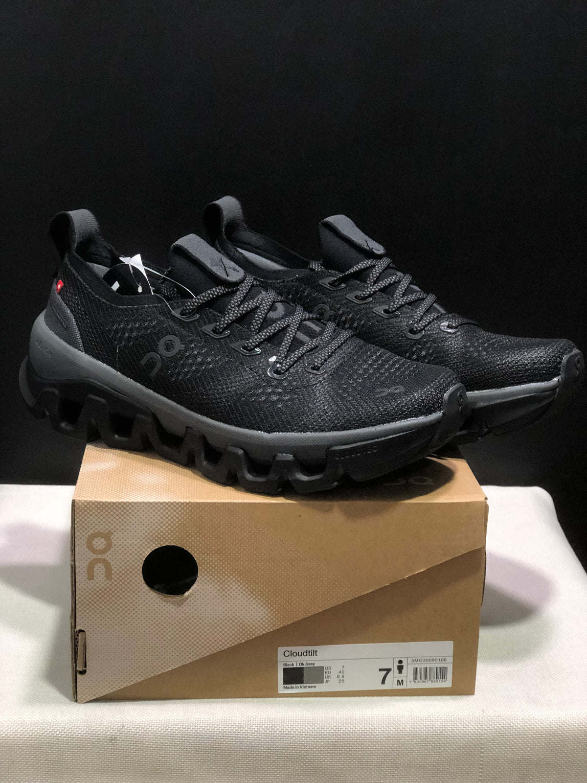ON - CLOUD X TEMPO 1 ECLIPSE BLACK DK GREY