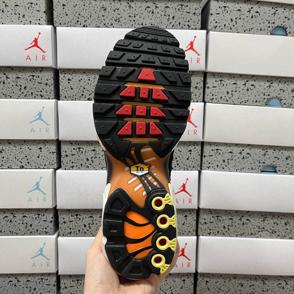 NIKE AIR MAX PLUS Swarovski Sunset