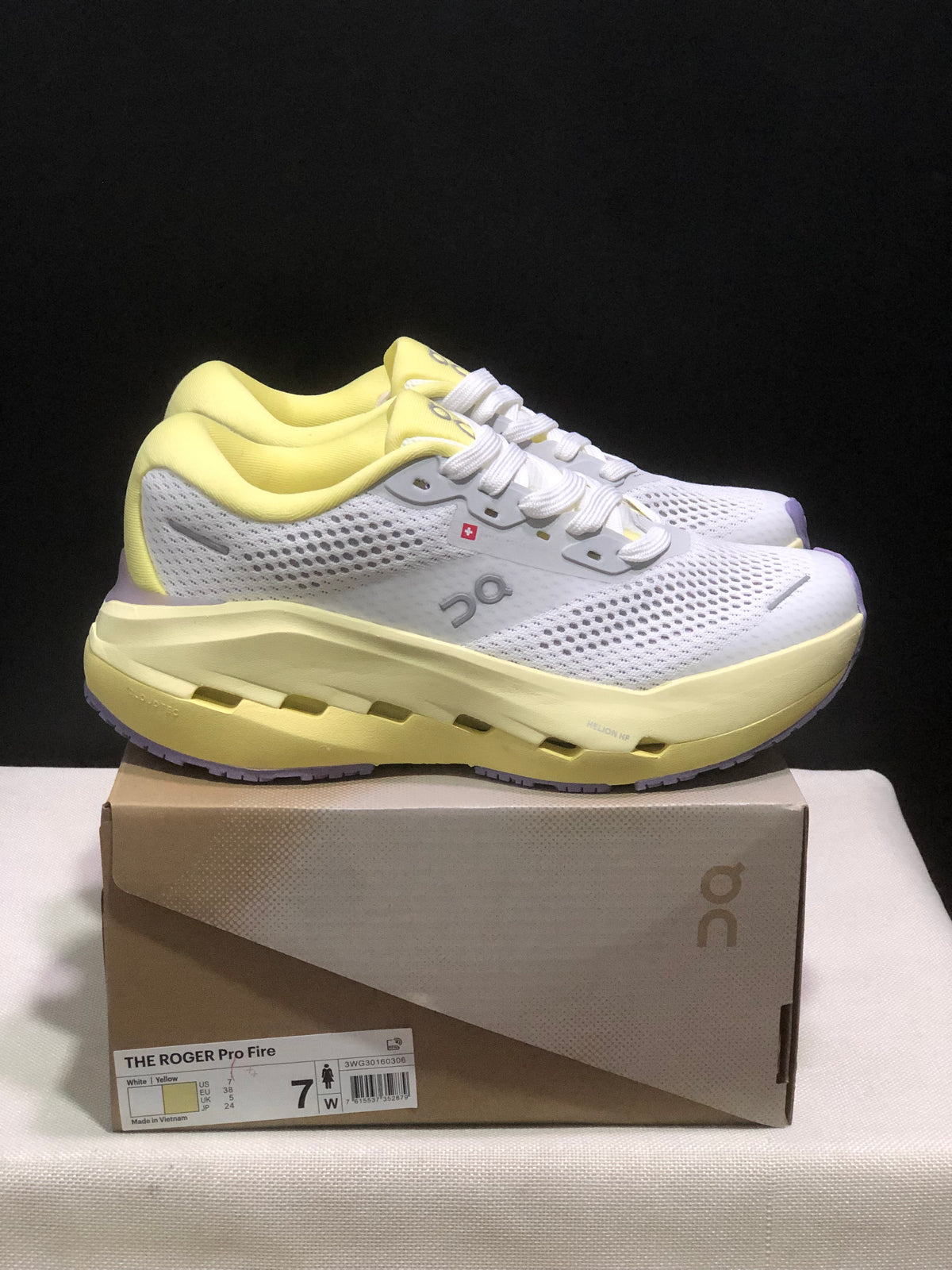 ON- Cloudrunner 3 Max Ivory
