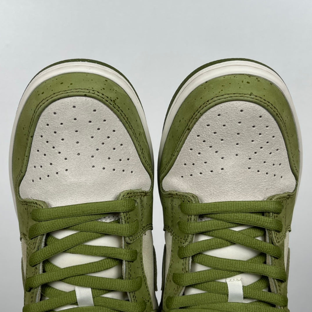 Nike SB Dunk  Low x Yuto "Matcha"