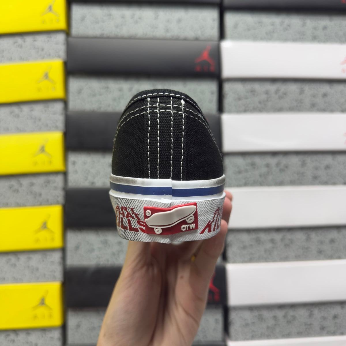 VANS  Authentic Reissue 44 Gallery Dept. Art That Kills Black